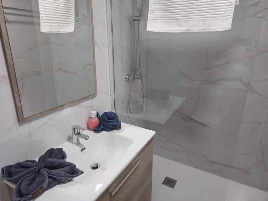 Tao City Center Apartment With Fee Wifi And Air Con By Namaste Elite Torremolinos Exteriér fotografie